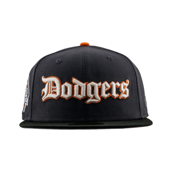Los Angeles Dodgers Dark Graphite/Black “Acomodo” | New Era 59Fifty Fitted
